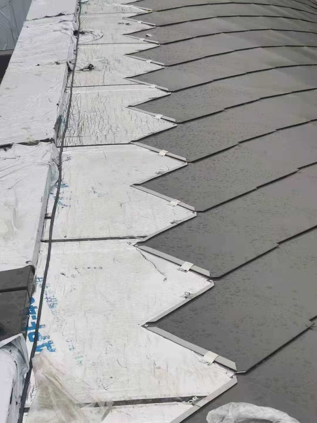 金属鱼鳞瓦钛锌板施工细节